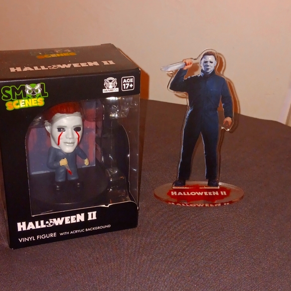 HALLOWEEN 2  Michael MyersVinyl Figure With - Picture 1 of 4